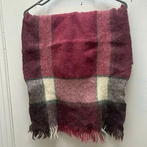 Vintage Avoca Handweavers 100% wool winter scarf in pink and purple plaid tartan